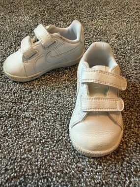 Kids NIKE White court royale Velcro Sneakers